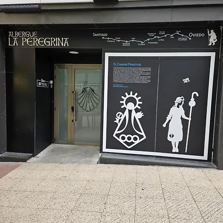 Hostal Turístico La Peregrina *