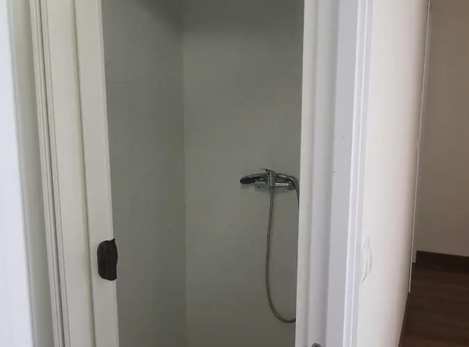 Hostal Turistico La Peregrina *